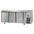 MESA REFRIGERADA DE ACERO INOX AISI 304 - VENTILADO - Mod.UG03MBT - GASTRONORM 1/1 - N. 3 PUERTAS - Temperatura -18°/-22°C - Medidas cm L 187 x P 71,5 x h 85/92 - CE