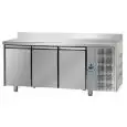 MESA REFRIGERADA CON PETO DE ACERO INOX AISI 304 - PARA PASTELERÍAS - BANDEJA cm 60x40 - VENTILADO - Mod. UQ03MAL - N. 3 PUERTAS - Temperatura 0°/+10°C - Medidas cm. L 215 x P 80 x h 95/102 - CE