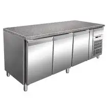MESA REFRIGERADA DE ACERO INOX AISI 304 - PASTELERÍA - VENTILADO - Mod. G-PA2000TNGR7 - ENCIMERA DE GRANITO - N. 3 PUERTAS - CAPACIDAD BRUTA Lt 613 - TEMPERATURA -2°/+8°C - Dim. cm L 200,5 x P 80 x h 87 - CE